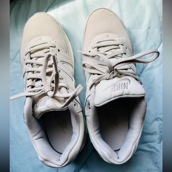 Air Max Command - Picture 2 of 3